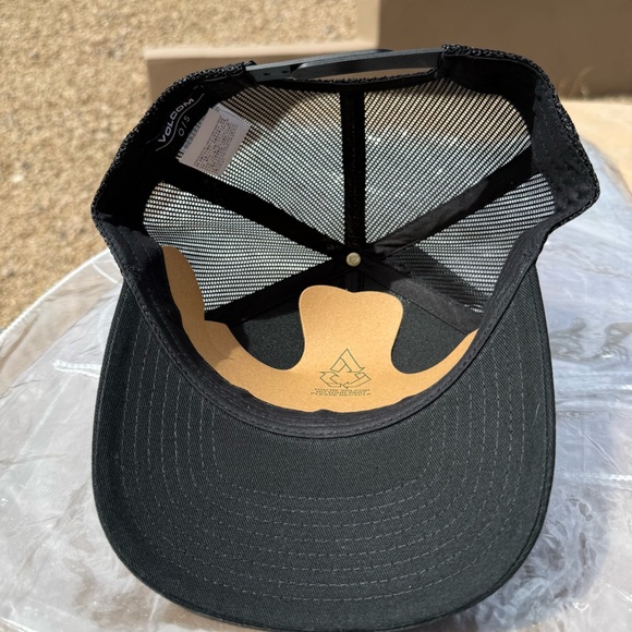 Volcom NWT Black Snapback FullStone Cheese Hat - Picture 6 of 7